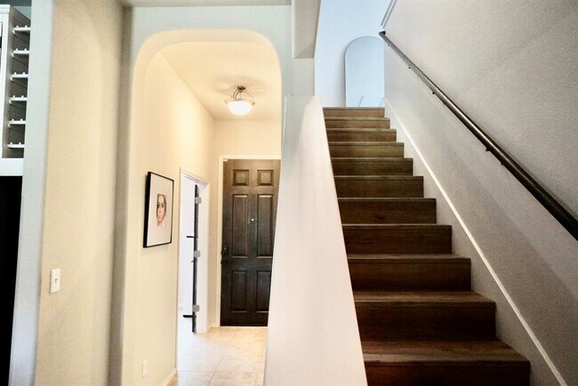 Building Photo - 408 Wincliff Dr