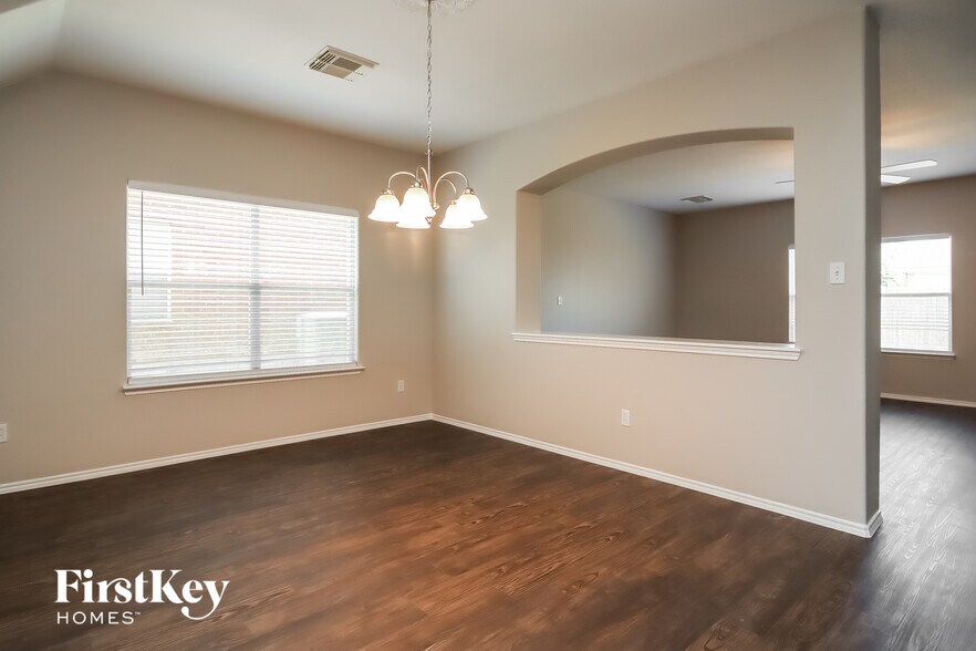Building Photo - 8610 Sunny Gallop Dr
