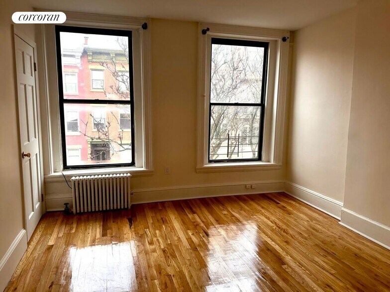 Building Photo - 42 Woodhull St