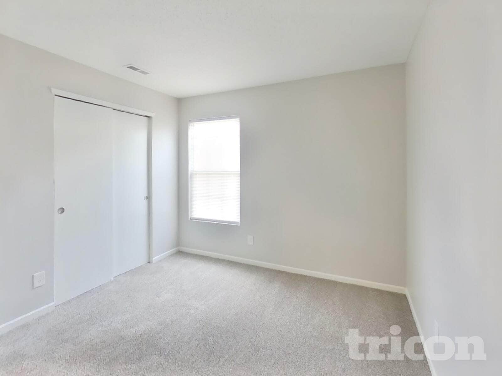 Building Photo - 454 Bourneside Dr