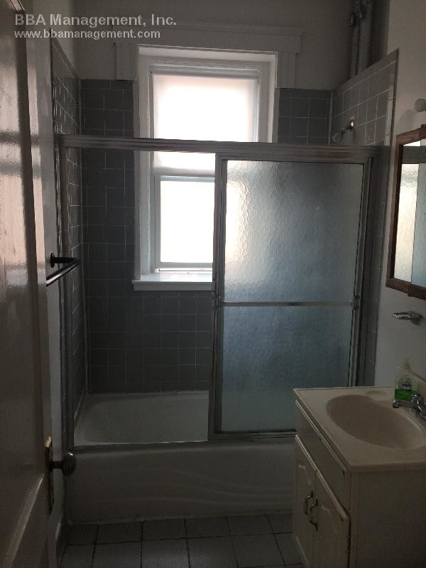 Building Photo - 120 Warren St