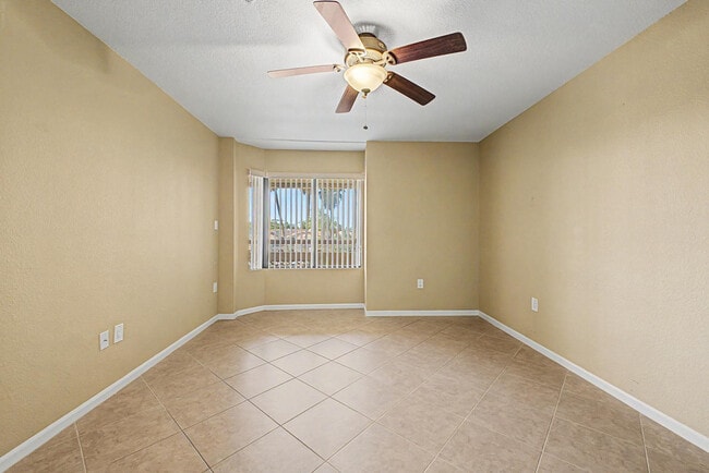 Building Photo - 4200 N Miller Rd