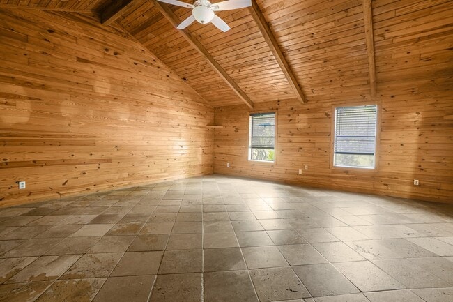 Building Photo - 700 Anderson Rd