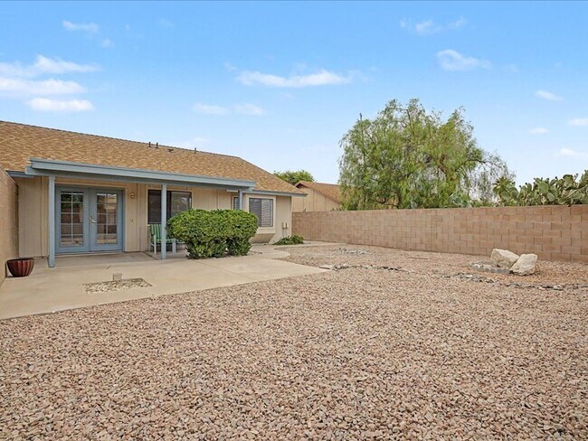 Building Photo - 3 bedroom, 2 bath, Garage