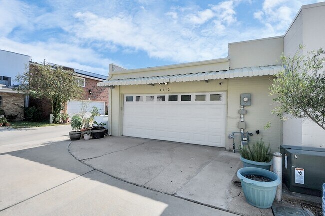 Building Photo - 4112 Meyerwood Dr