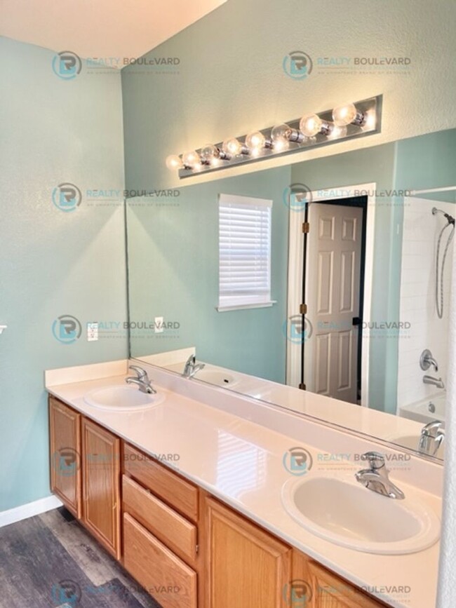 Building Photo - Charming 3-Bedroom Home in Sky Vista Villa...