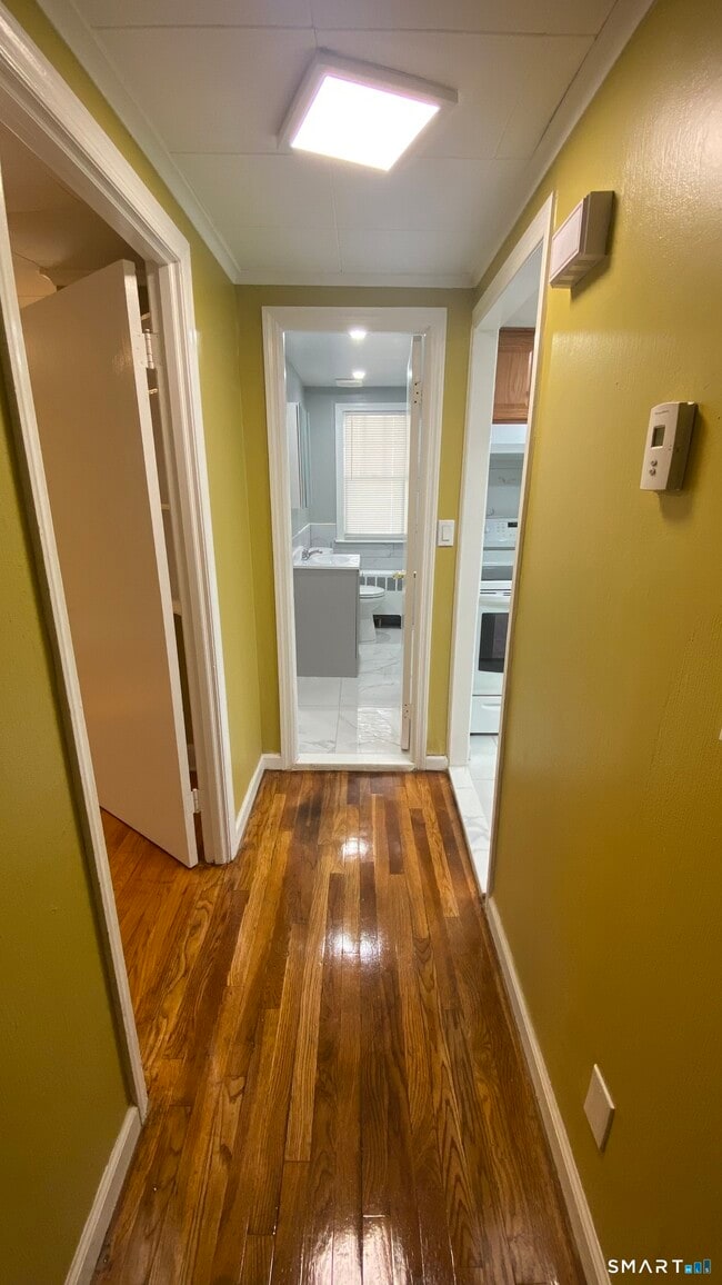 Building Photo - 214 Columbia St