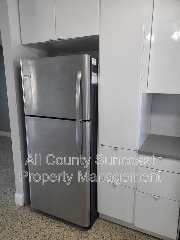 Building Photo - 2008 59th St S