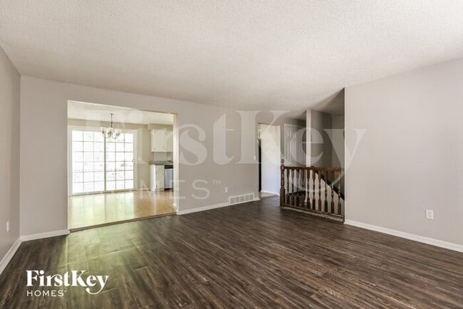 Building Photo - 1605 S Kiowa Dr