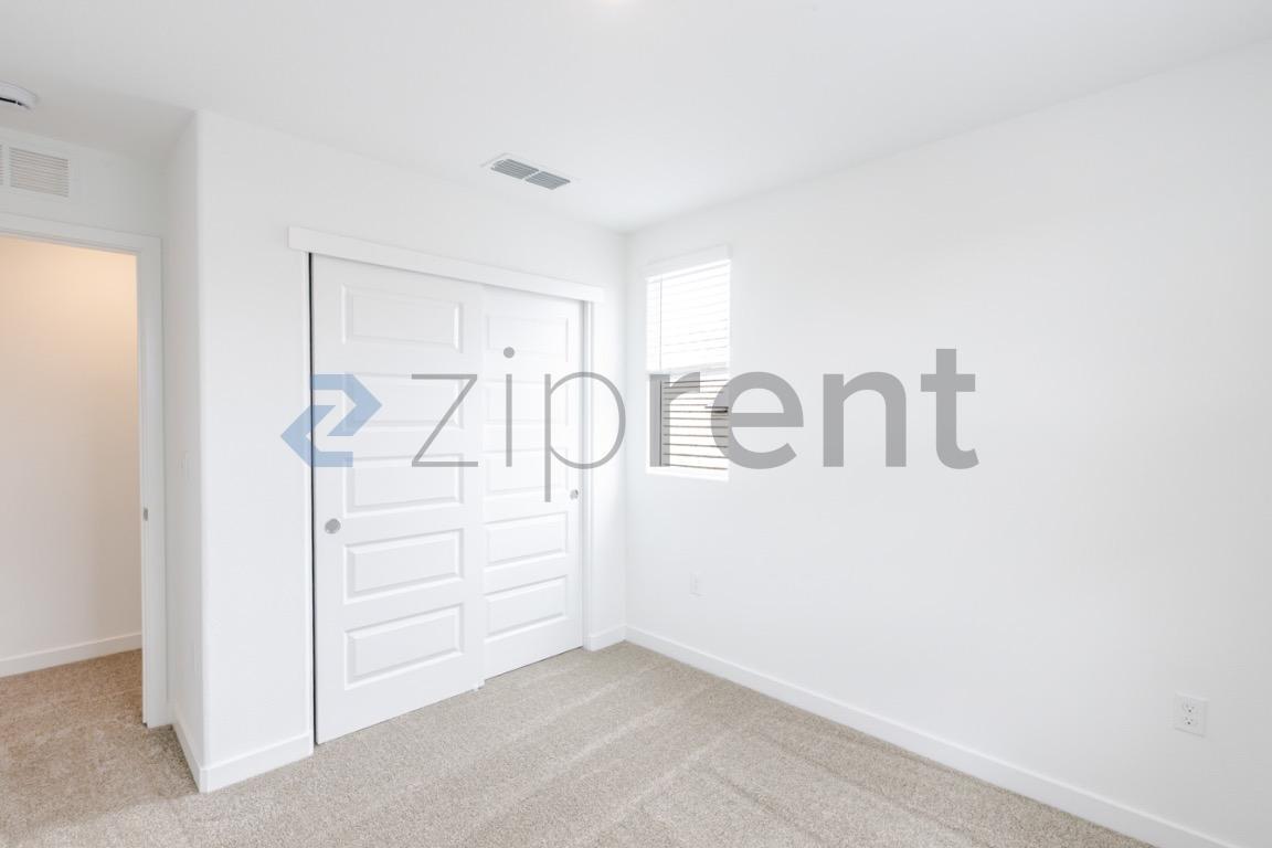 Building Photo - 8399 Sinesky Wy