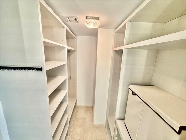 Building Photo - 88 SW 7th St