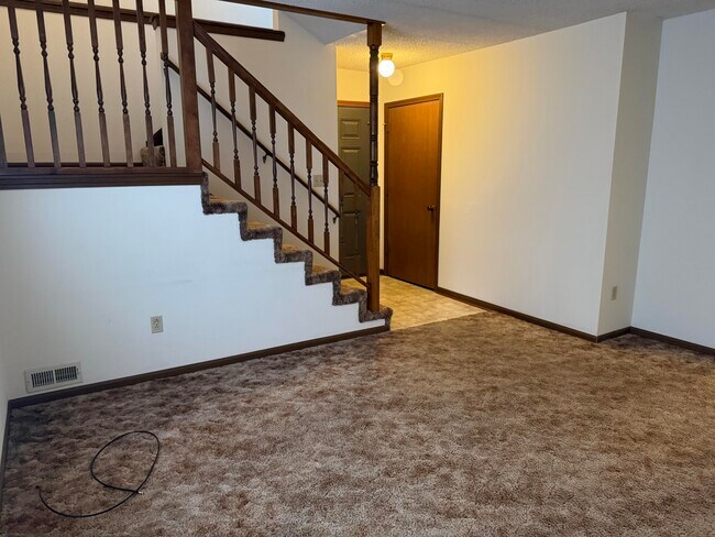 Building Photo - 2205 Warwick St