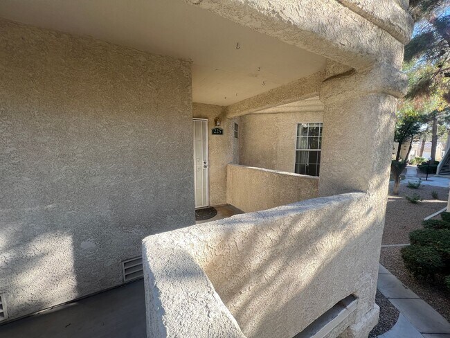 Building Photo - 2251 Wigwam Pkwy