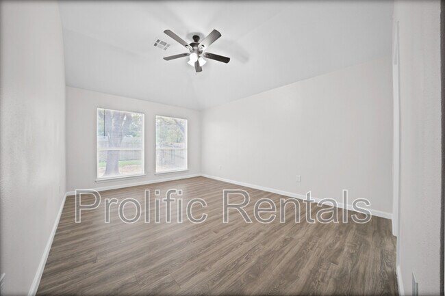 Building Photo - 4417 Briarwood Dr