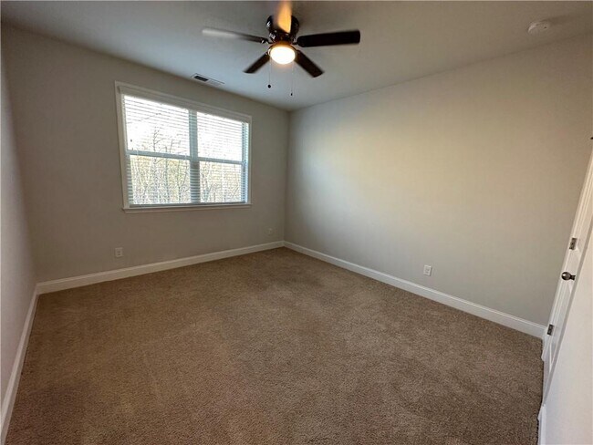 Building Photo - 1520 Kaden Ln