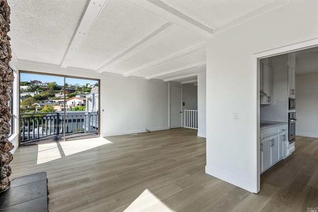 Building Photo - 15 Linda Vista Ave