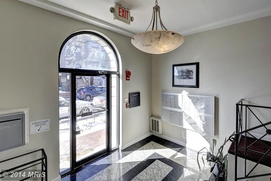 Entrance lobby - 1417 Newton St NW