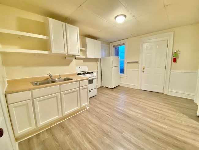 Building Photo - 54-56 Intervale Avenue