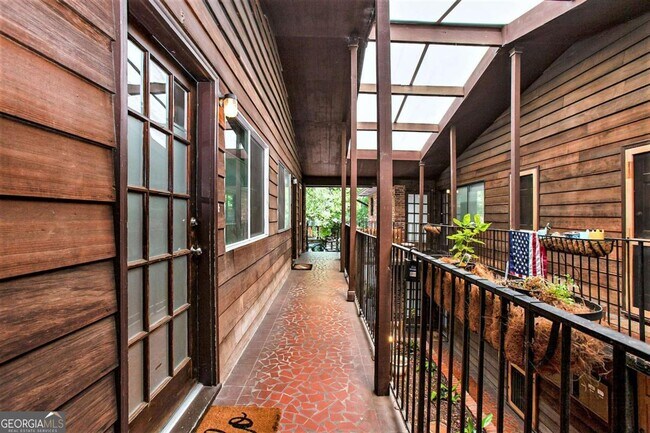 Building Photo - 1284 Piedmont Ave NE