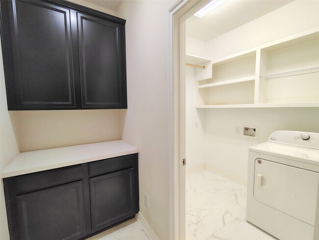 Building Photo - 10551 Paula Bluff Ln