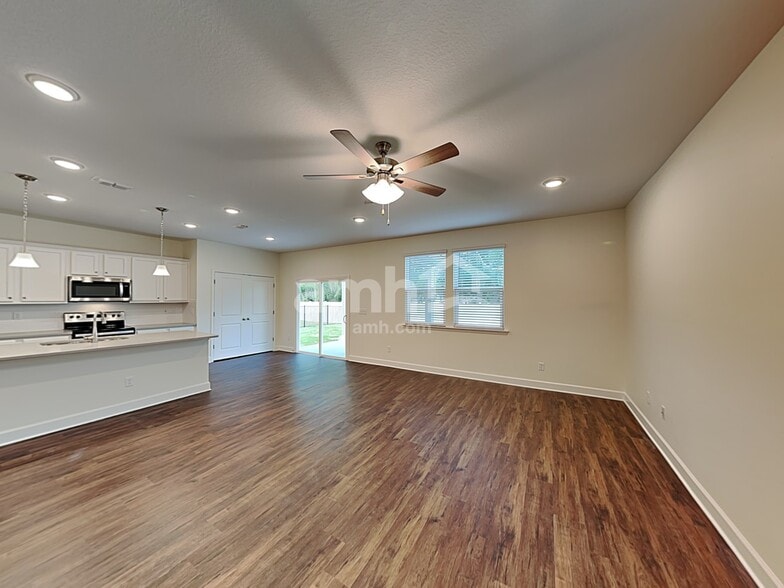 Building Photo - 12319 Paperbark Pl