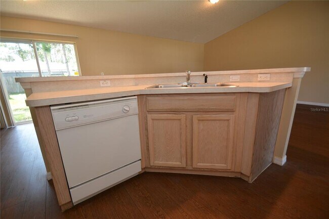 Building Photo - 85 Red Mill Dr