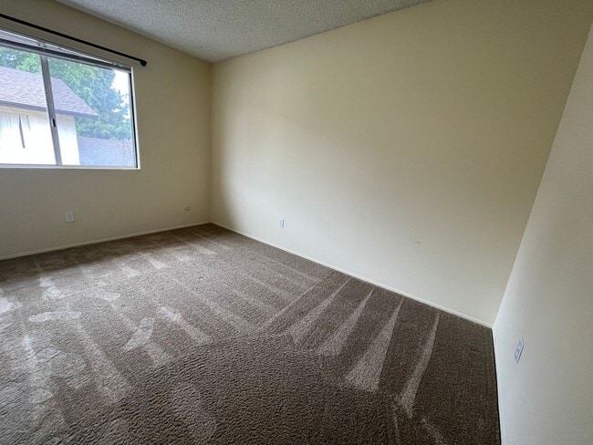 Building Photo - Cozy 2 Bed 1 Bath Home For Rent
