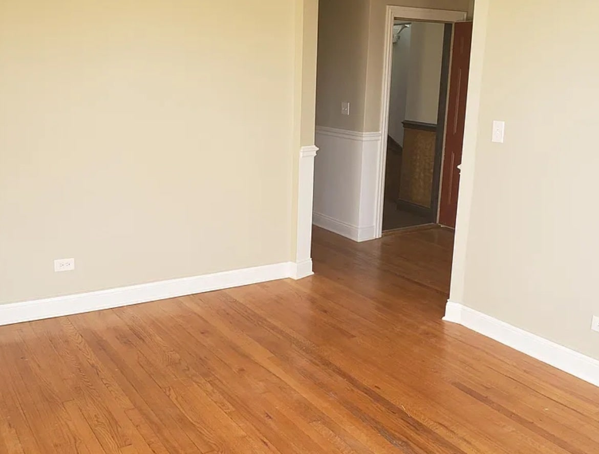 Building Photo - 6225 S Rhodes Ave