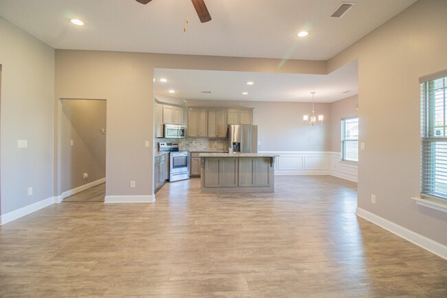 Building Photo - 6 Eagle Nest Dr