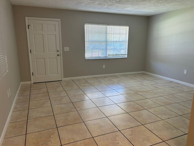 Building Photo - Nice 3/2/2 Home with fenced yard in Lecanto