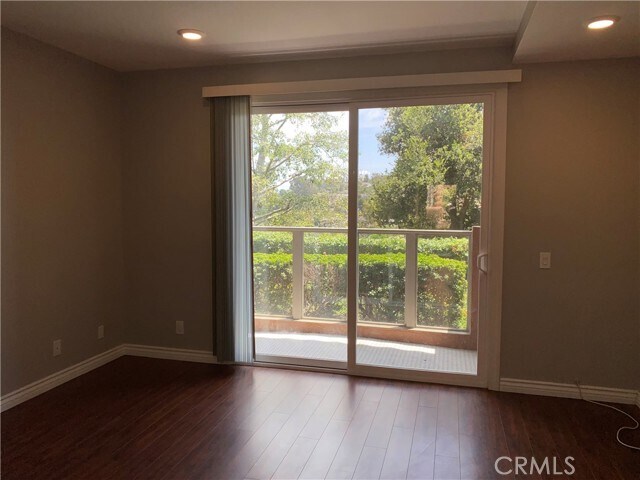 Building Photo - 30902 Club House Dr