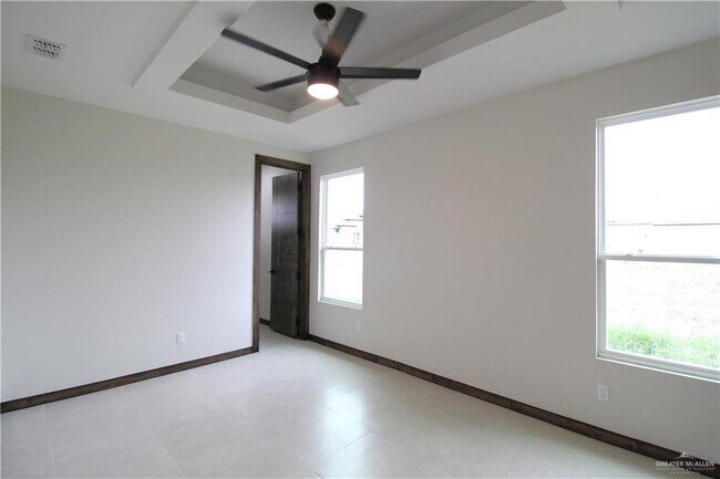 Building Photo - 1611 Oak Alley Dr