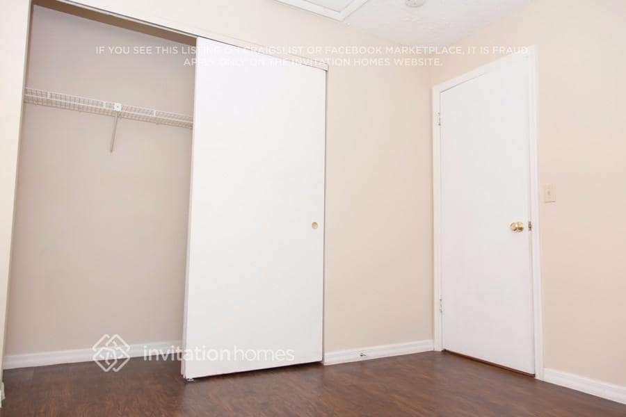 Building Photo - 12710 Dunhill Dr