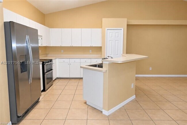 Building Photo - 610 SW 47th St