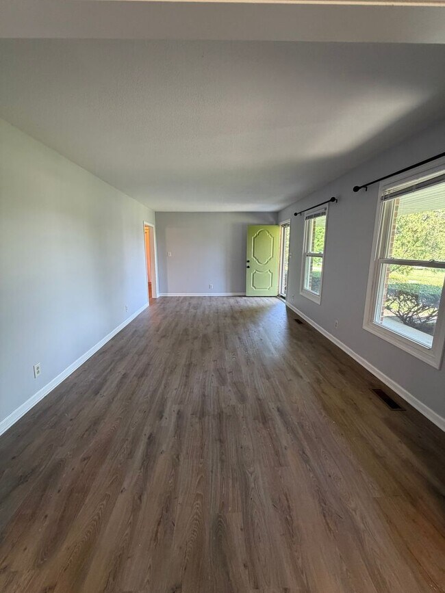 Building Photo - Situated in the heart of Sango, massive lot, and includes a fully finished & recently remodeled b...