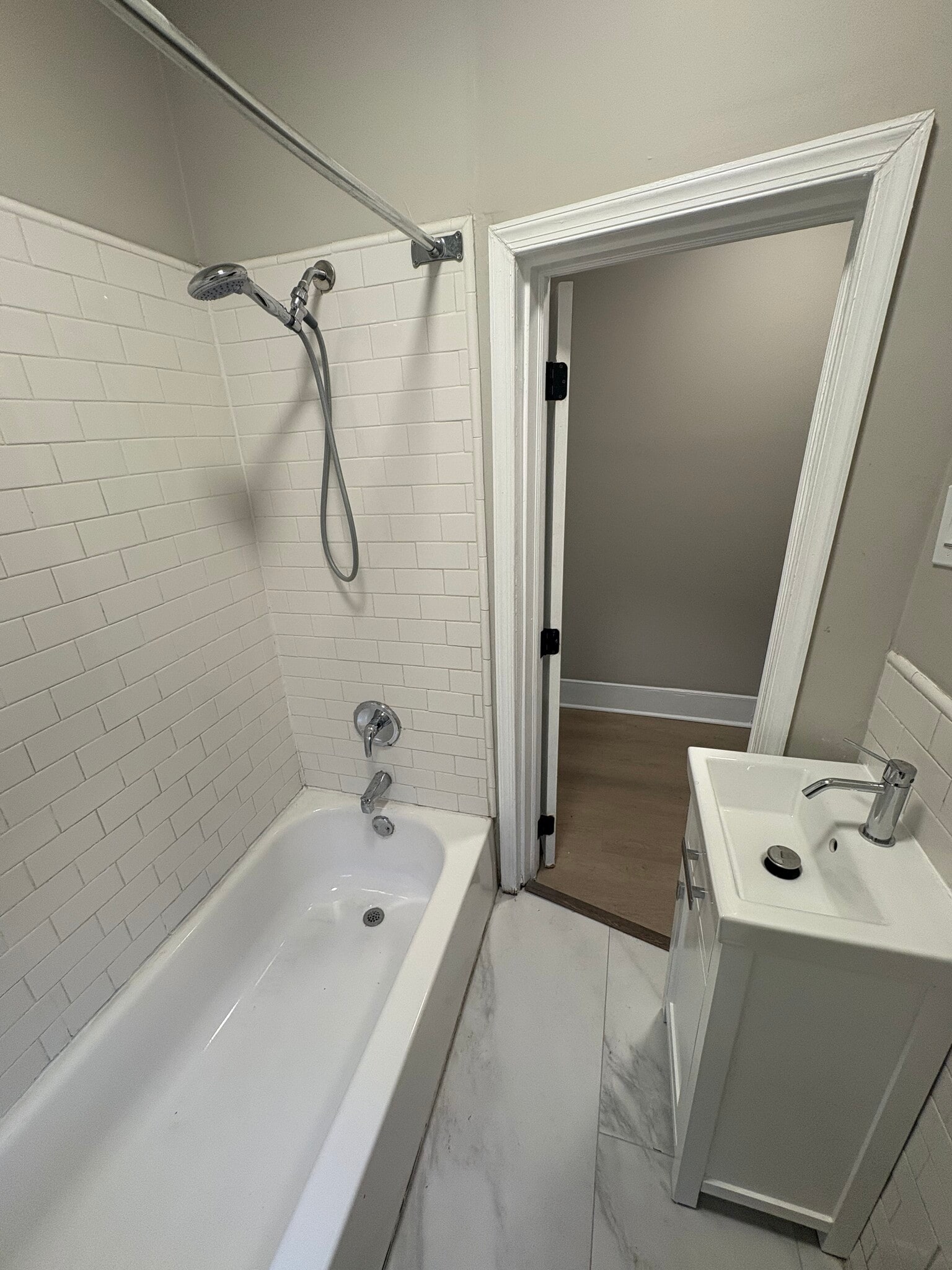 Building Photo - 5544 W Jefferson St