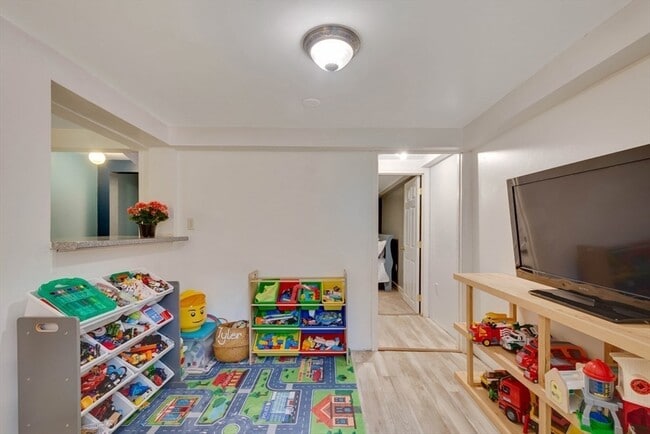 Building Photo - 36 Wentworth St