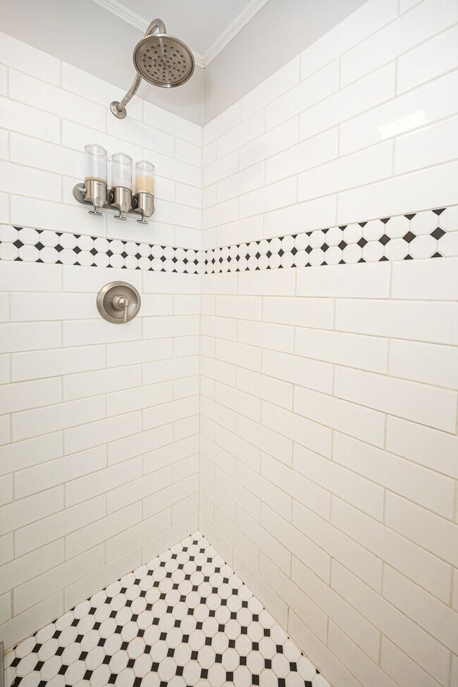 Building Photo - Harbor Landing rental with boat slip, great amenities, and a gated waterfront community lifestyle.