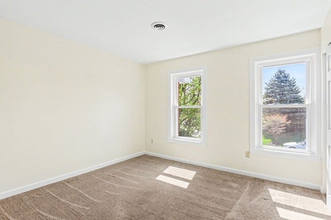 Building Photo - Two bedroom, one bathroom interior townhome in Mechanicsburg near Lisburn Rd.