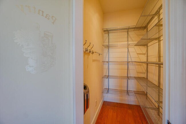 Building Photo - FOUR BEDROOM HOUSE IN LACAMAS SHORES WINTE...
