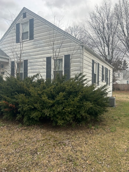 Building Photo - 505 Chaudet Ave