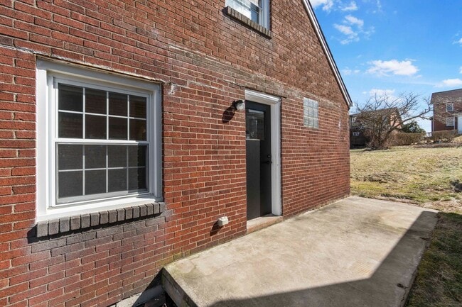 Building Photo - READY for Move-In! Fully RENOVATED 3 bedroom in WEST MIFFLIN! COME CHECK IT OUT!