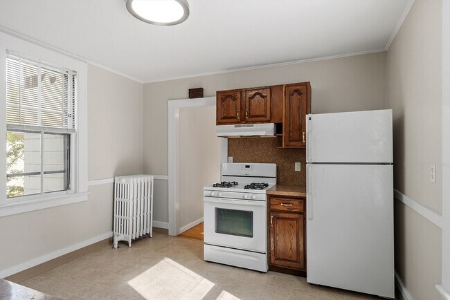 Building Photo - 93 Upham St