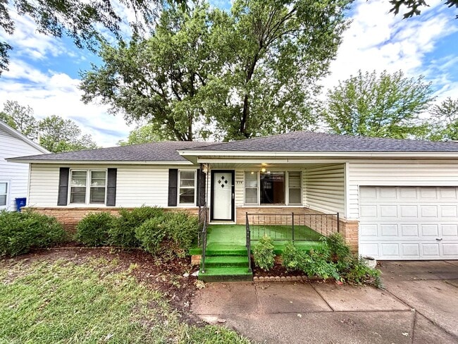 Primary Photo - Charming Updated 3-Bedroom Home in the Hea...