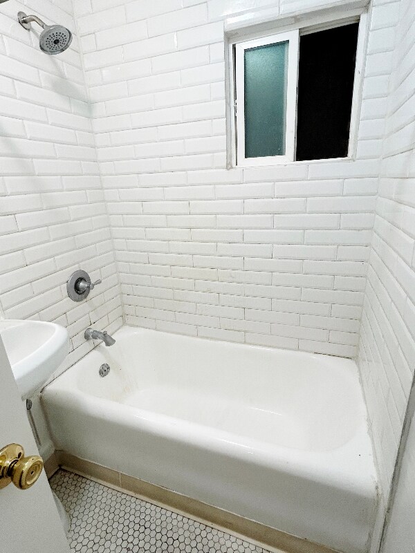 Building Photo - 1523 N McCadden Pl