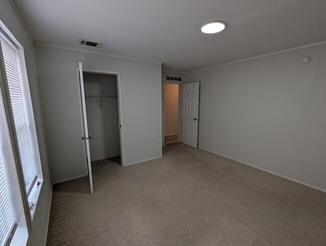 Building Photo - 6806 Pearson Ln