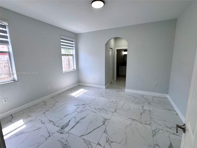 Building Photo - 21405 Ingraham Ave Rd