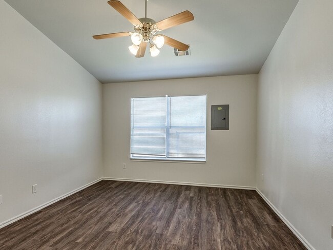 Building Photo - Charming Home for Rent in Norman