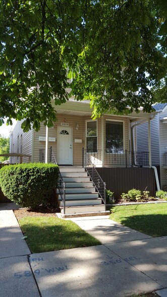Front of House - 2858 W Henderson St