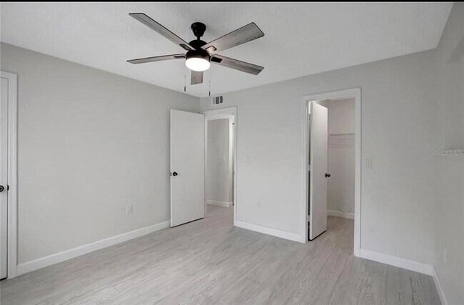 Building Photo - 10110 Winsford Oak Blvd